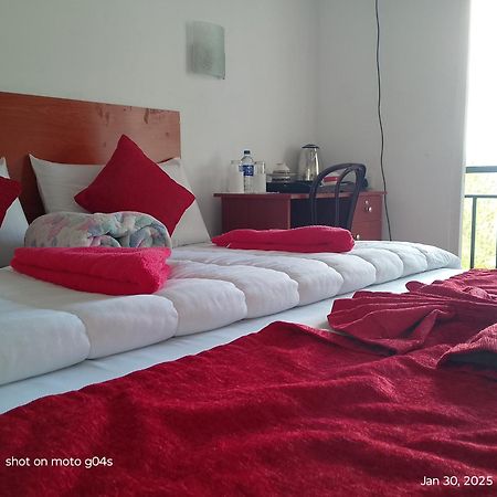T-More Hotel & Hostel 埃拉 外观 照片