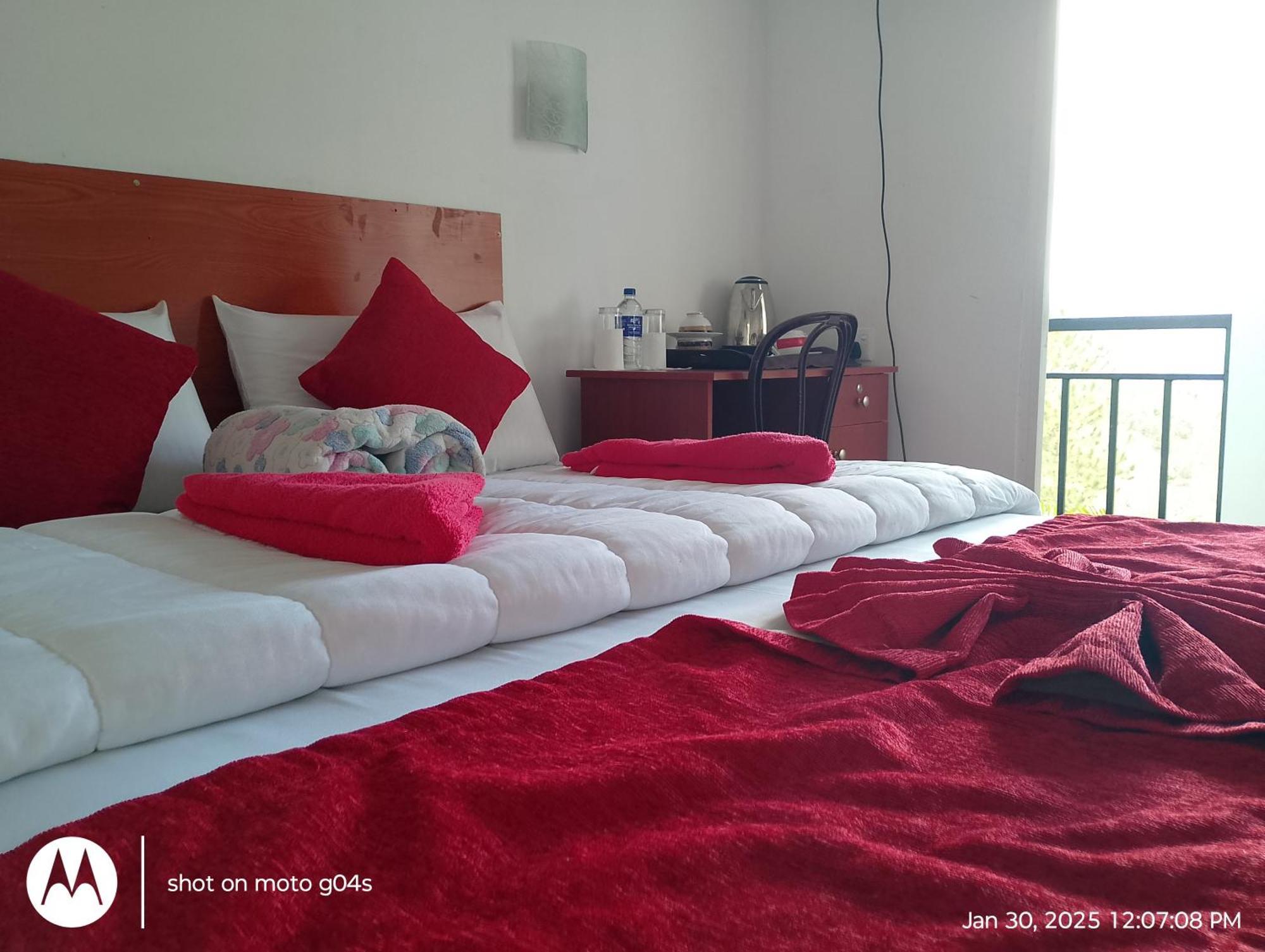 T-More Hotel & Hostel 埃拉 外观 照片