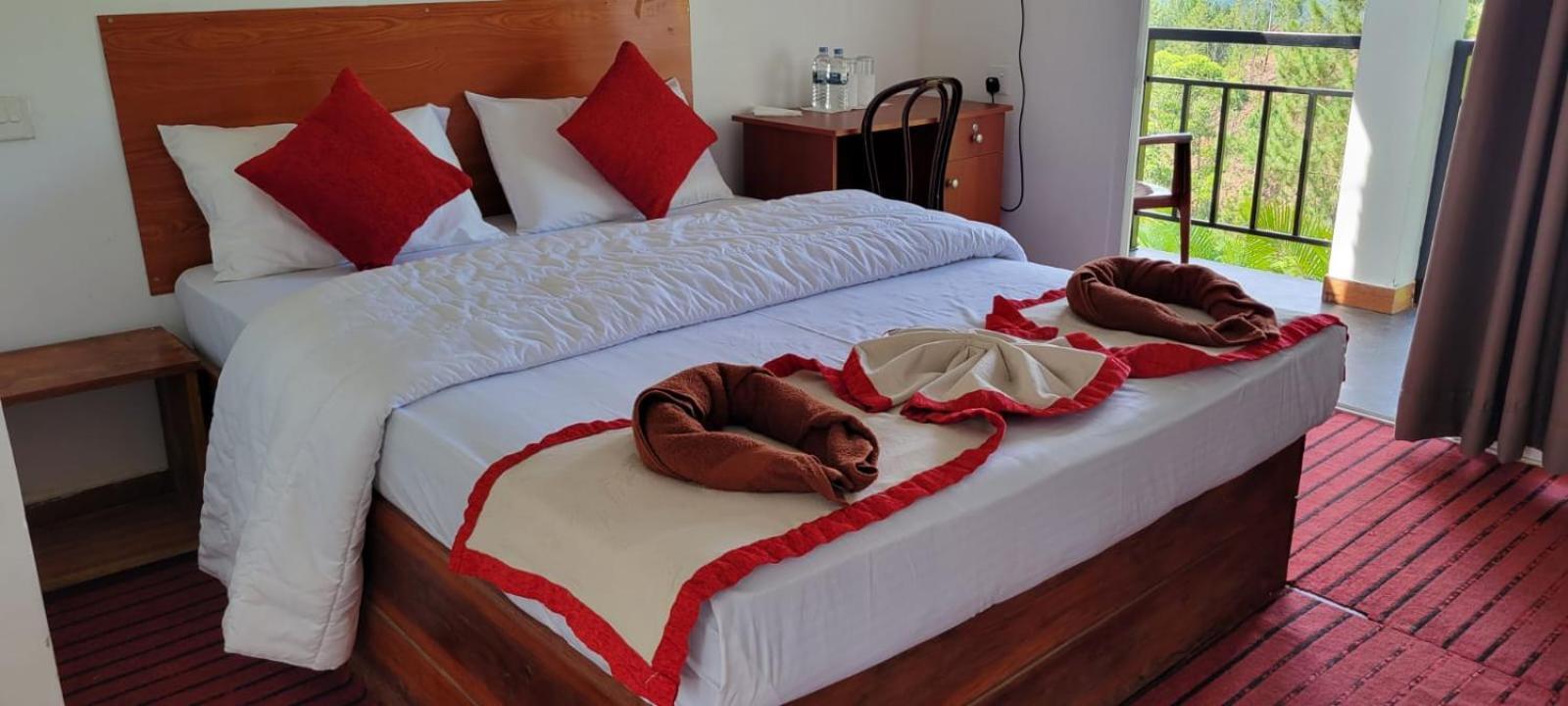 T-More Hotel & Hostel 埃拉 外观 照片